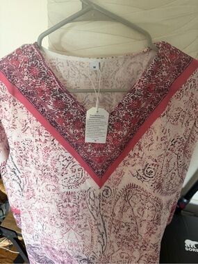 V-Neck Paisley Print Tunic Dress in Pink - M